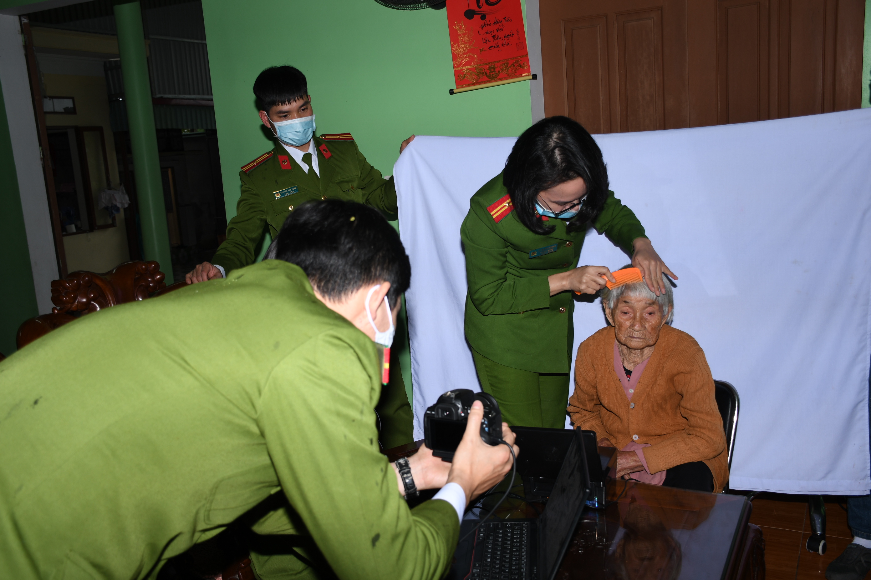 Chuyên mục Luật Cư trú: Trình tự hủy bỏ đăng ký thường trú, tạm trú